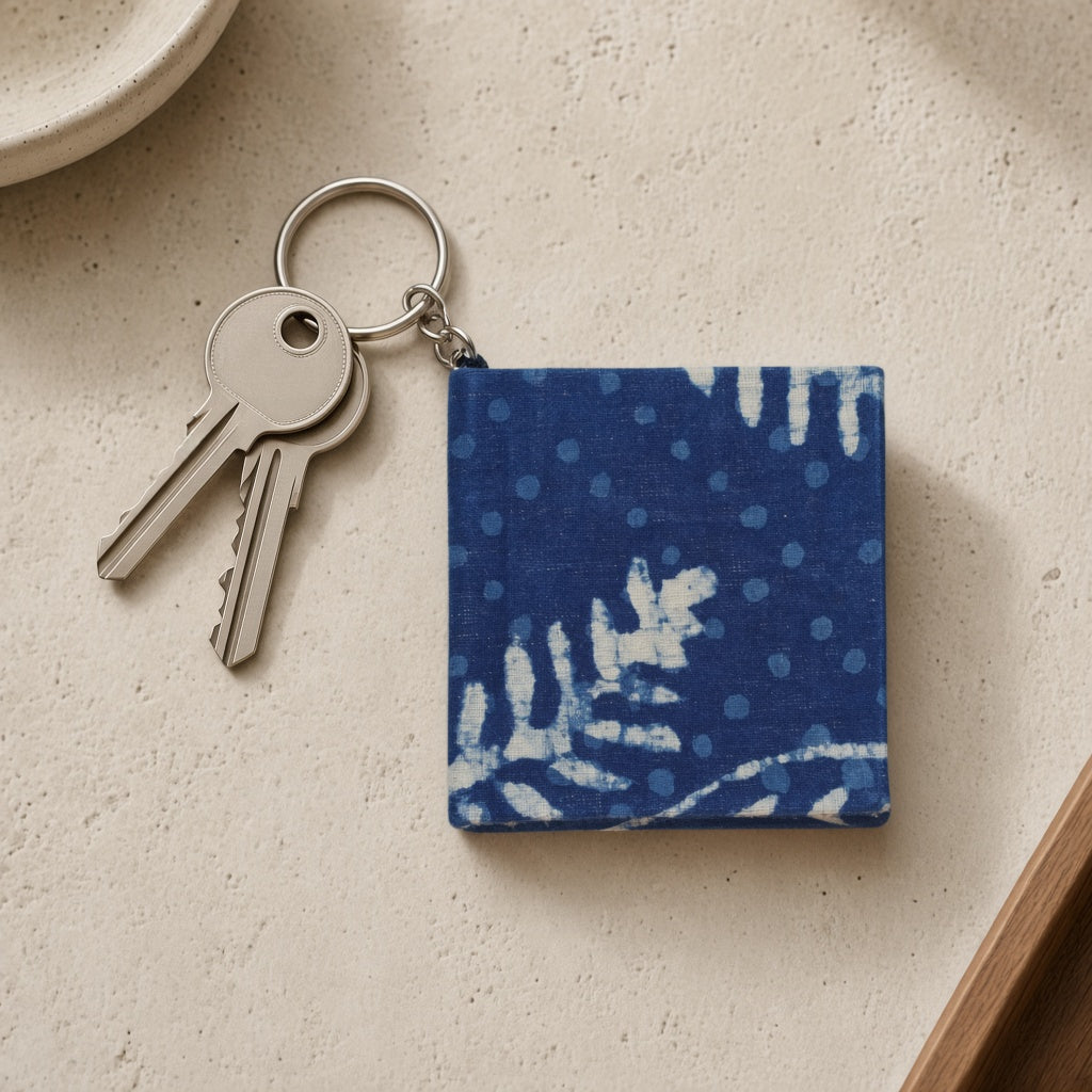 Blue Dot keychain diary with keys